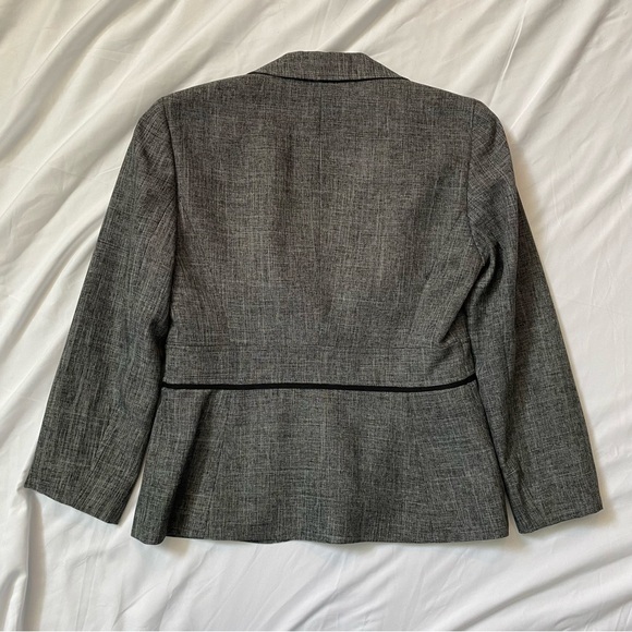 VTG Y2K Women’s Gray Pantsuit Blazer Set, Y2K Office Siren Core, Corp. Baddie - Picture 4 of 16